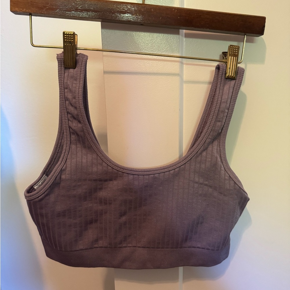 Good American Lavendar Ribbed Sports Bra with rubber grip liner at bottom